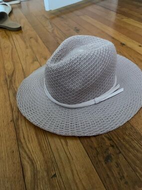 Light Lavender Straw Fedora with White Band